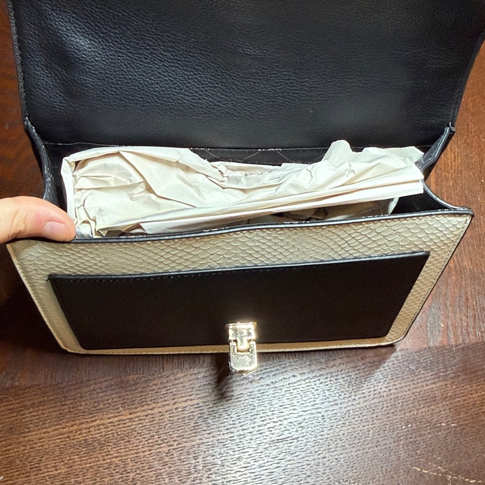 ALDO Elegant Black and White Chain Shoulder Bag - Picture 4 of 6